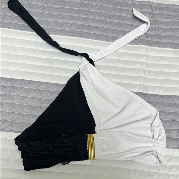 Beach Riot Black and White Bikini - Picture 3 of 7